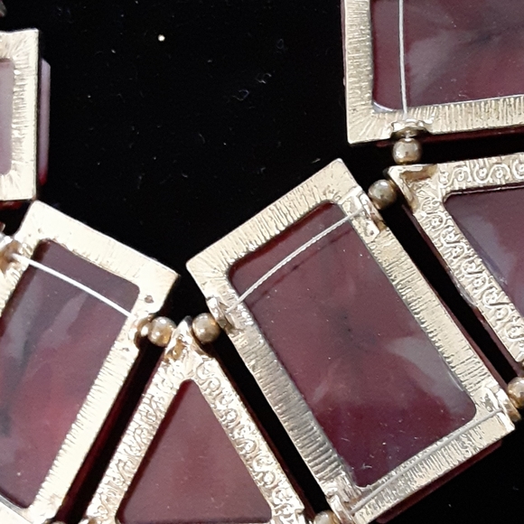 Red statement necklace - Picture 3 of 3